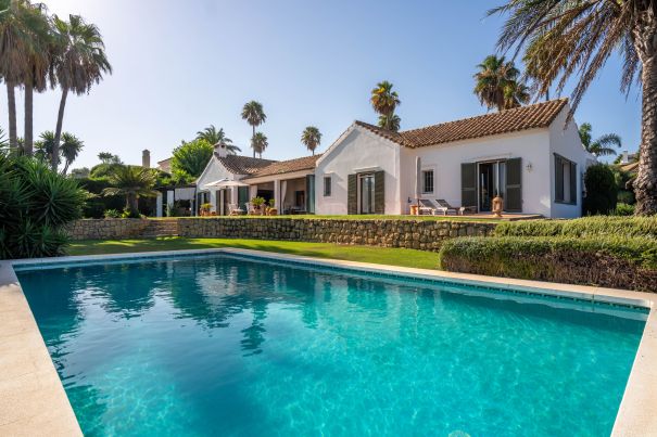 Andalusian villa with spectacular sea views in Sotogrande Alto