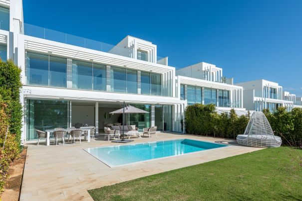 Elegant Townhouse with Golf and Sea Views in La Finca, La Reserva de Sotogrande