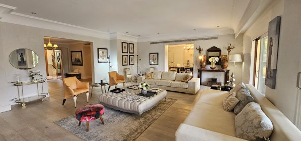 Sotogrande Alto, Valgrande, apartamento privado y muy espacioso en planta baja.