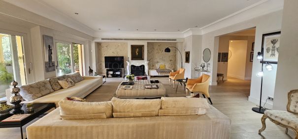 Sotogrande Alto, Valgrande, private und sehr großzügige Erdgeschosswohnung.
