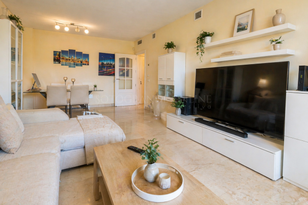 Apartment with Large Terrace Next to La Hacienda Links Golf, Alcaidesa