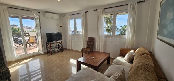 Beautiful three-bedroom duplex penthouse in an exclusive development in Manilva