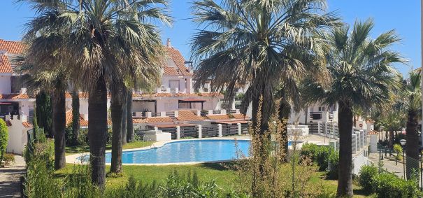 Beautiful three-bedroom duplex penthouse in an exclusive development in Manilva