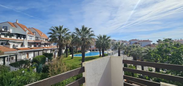 Beautiful three-bedroom duplex penthouse in an exclusive development in Manilva
