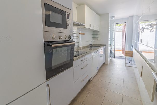 Fantastic ground floor apartment with large private terrace in La Alcaidesa