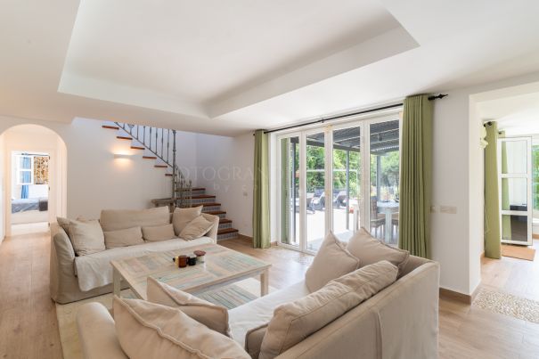 Exclusive Charming house front line golf and south facing