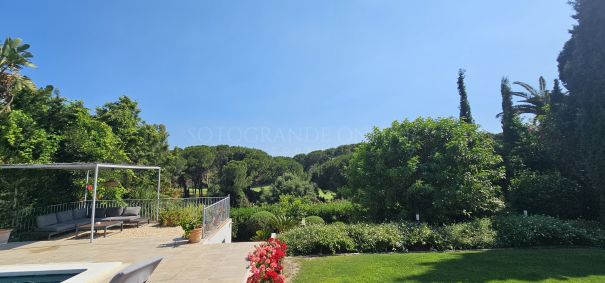 Encantadora vivienda ubicada en primera línea de golf y orientada al sur