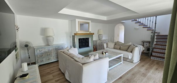 Encantadora vivienda ubicada en primera línea de golf y orientada al sur