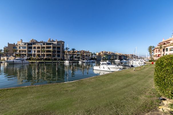 Atraque en venta Sotogrande costa.