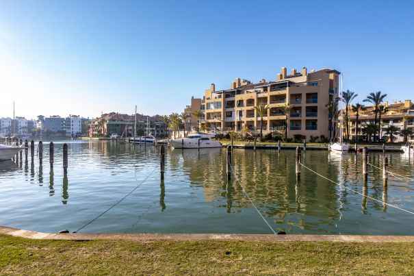 Atraque en venta Sotogrande costa.