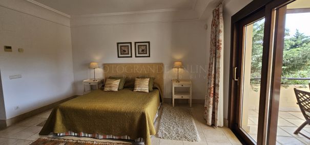 Charmantes Apartment im ersten Stock mit wunderschöner Aussicht und Südostausrichtung, Valgrande SOTOGRANDE.