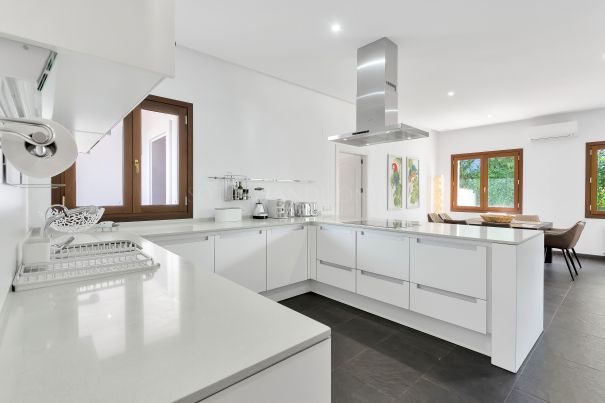 Sotogrande Alto, Impresionante Villa con fantásticas vistas al mar y al golf.