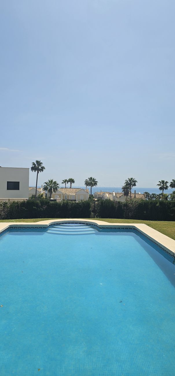 Beautiful villa for sale in Alcaidesa