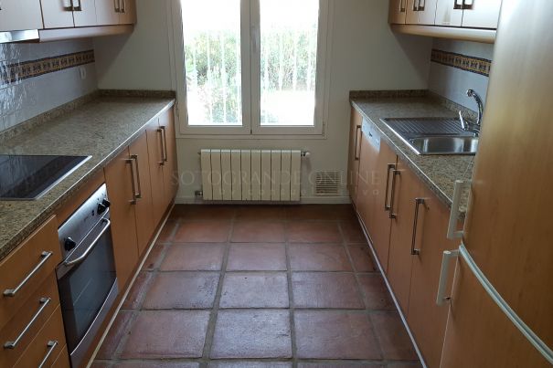 Villa con bonitas vistas al mar y montañas.