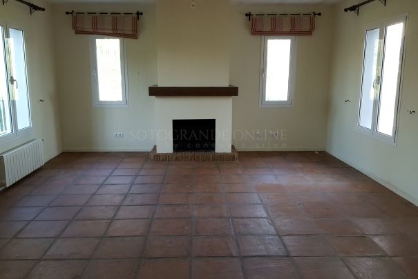 Villa con bonitas vistas al mar y montañas.