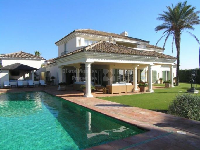 Elegant home on elevated plot - Villa for sale in Sotogrande Alto ...
