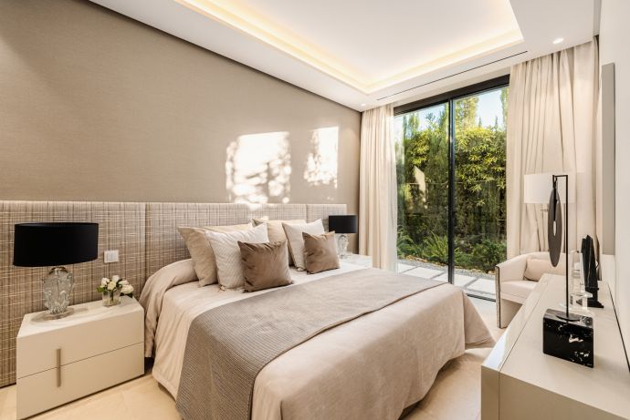 Ground Floor Guest Bedroom in Villa Aurora in La Cerquilla