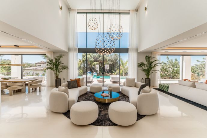 Luxury villa for sale in Marbella Sierra Blanca with panoramic sea views, modern design, spacious terrace, infinity pool, and high-end finishes in a prime location