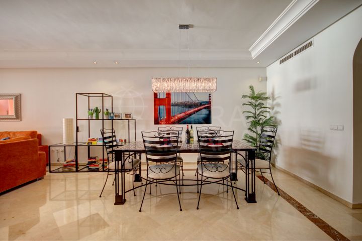 Stunning front line beach, 2 bedroom ground floor apartment in Cabo Bermejo, Estepona