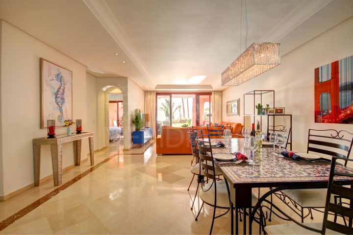 Stunning front line beach, 2 bedroom ground floor apartment in Cabo Bermejo, Estepona