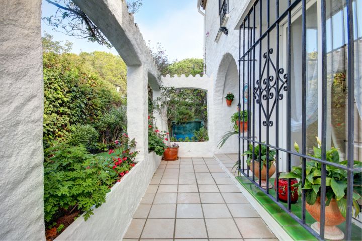 Mediterranean style villa for sale in Benamara, New Golden Mile Estepona