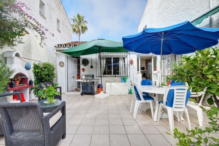 Mediterranean style villa for sale in Benamara, New Golden Mile Estepona