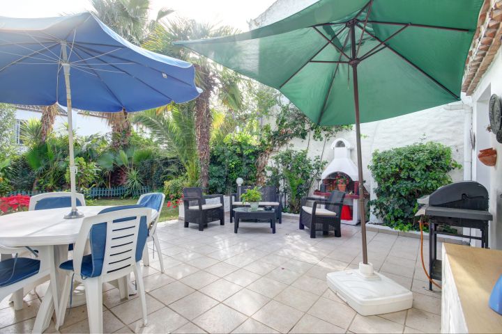 Mediterranean style villa for sale in Benamara, New Golden Mile Estepona