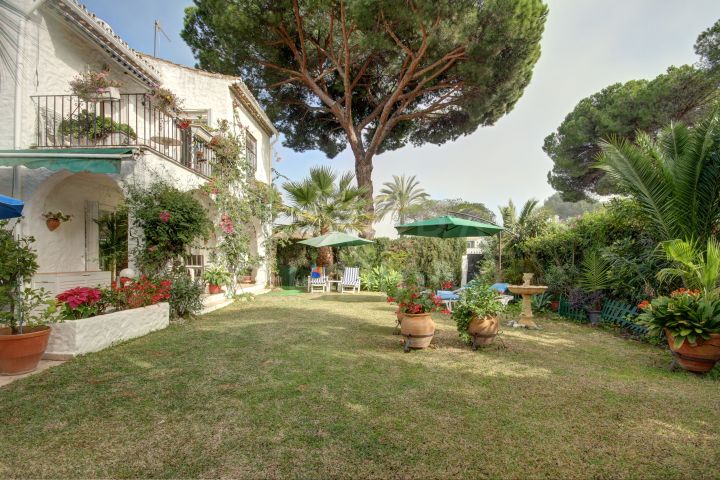 Mediterranean style villa for sale in Benamara, New Golden Mile Estepona