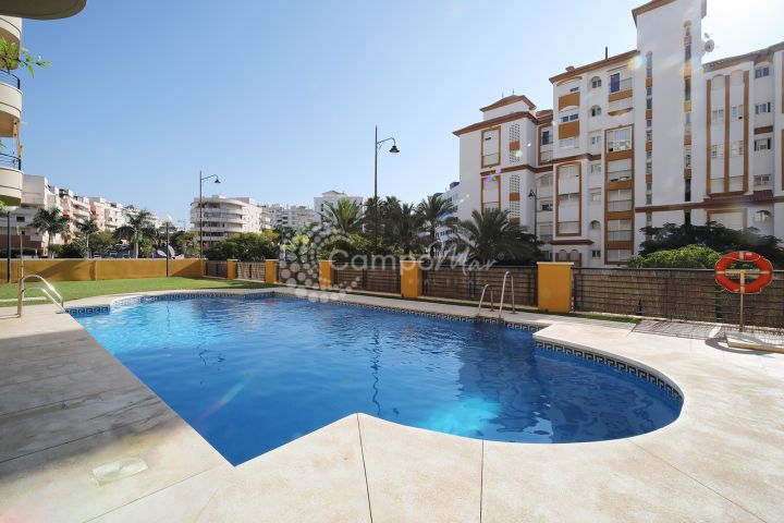 Estepona, Two bedroom apartment available in the port of Estepona
