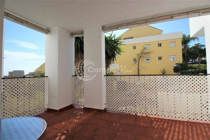 Estepona, Apartment with two bedrooms situated close to the popular port area of Estepona
