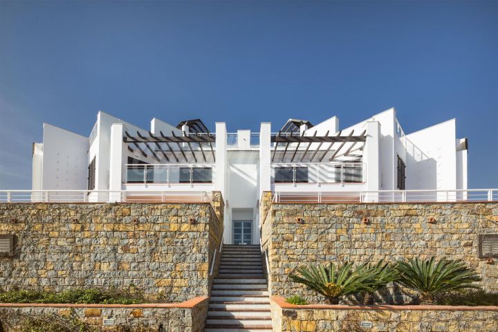 Casares, Fantastic front line beach two bedroom apartment for sale in Casares Playa