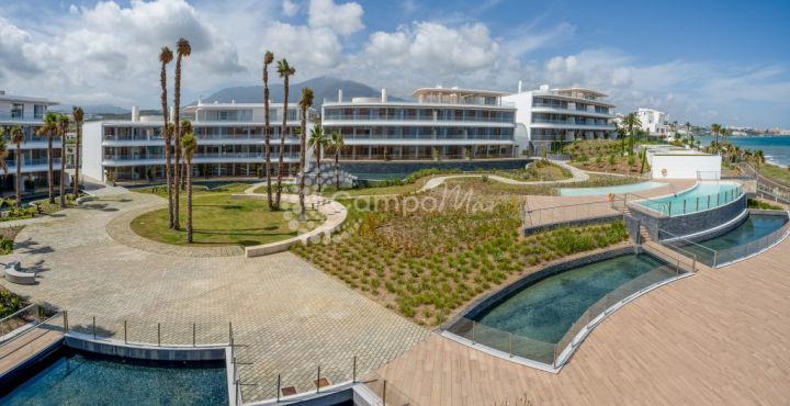 Estepona, A la venta, viviendas nuevas a estrenar frontal a la playa de Estepona.