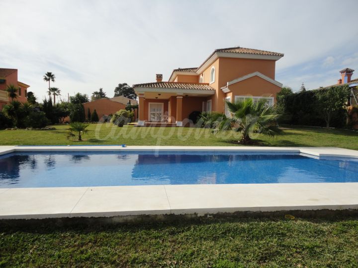 Estepona, Large family villa with great plot and pool, in Don Pedro, Estepona