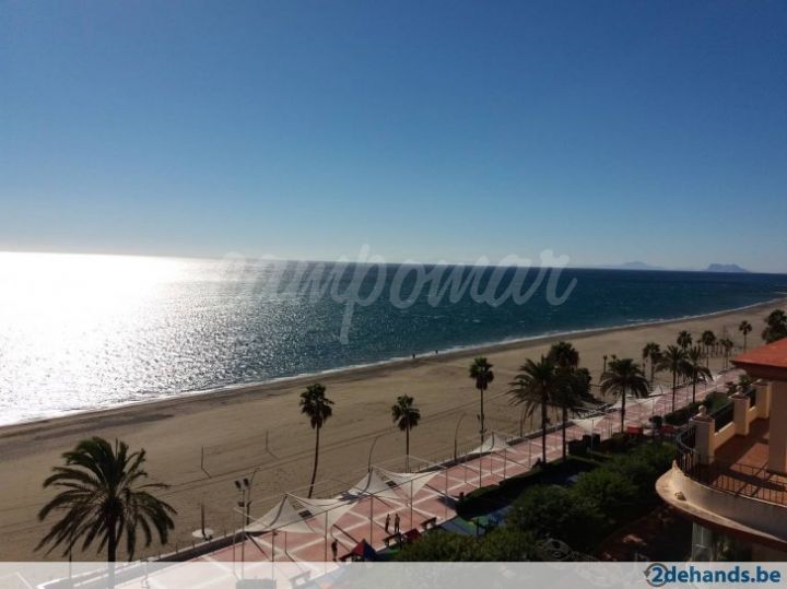 Estepona, Piso disponible para alquiler en primera linea de playa en Estepona