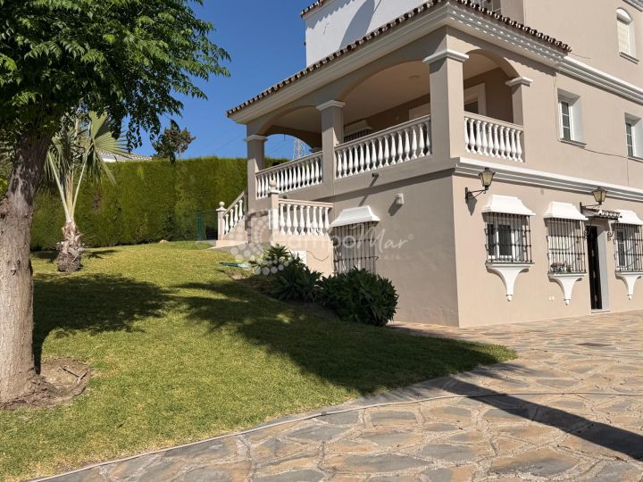Villa for sale in El Padron - Estepona Villa