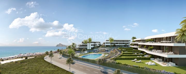Casares, Residencial de viviendas de 2-3 dormitorios en Casares Costa con vistas al mar y la montaña.