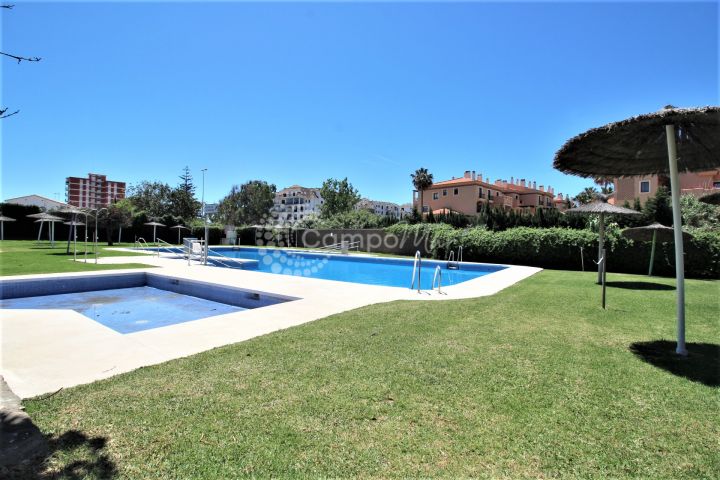 Manilva, Renovated and spacious apartment close to the beach in Sabinillas.