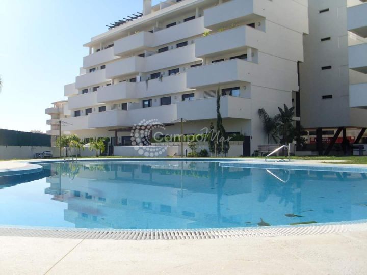 Estepona, Ground floor apartment for sale in sought after community in Estepona town.
