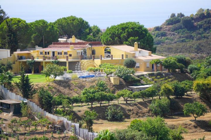 Estepona, Stunning country property for sale in Estepona.
