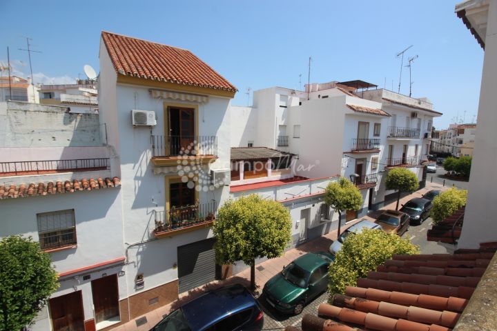 Estepona, In the heart of Estepona Old Town, apartment in need of renovation