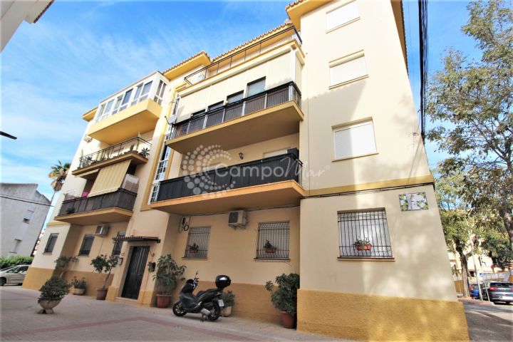 Estepona, Spacious 3 bedrooms apartment close to the port in Estepona