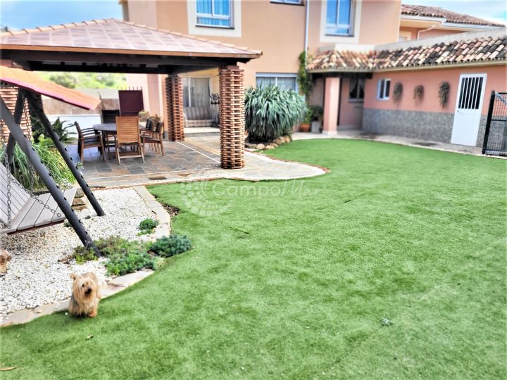 Estepona, Fantastic semi detached house for sale in Forest Hills, Estepona