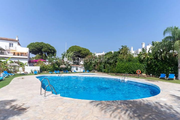 Estepona, Lovely one bedroom apartment situated in Benavista, Estepona