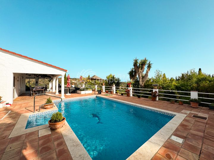 Estepona, Charming country home. 10 minutes from Estepona Old town and 15 minutes from San Pedro