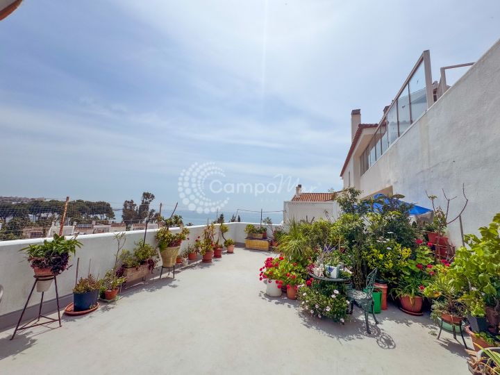 Estepona, Beach side apartment for sale in Estepona.