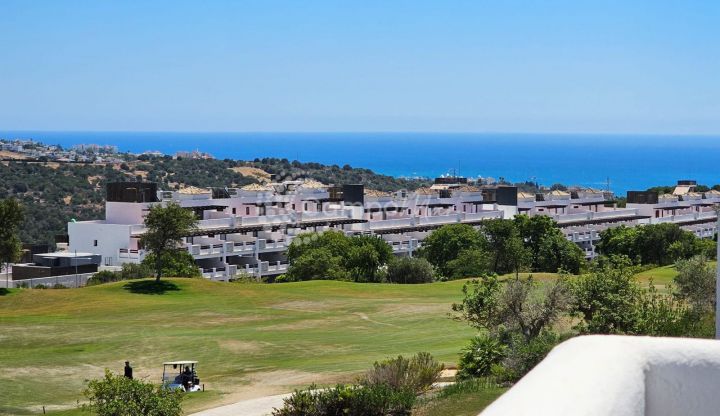 Estepona, Super penthouse apartment situated on Valle Romano Golf Course, Estepona