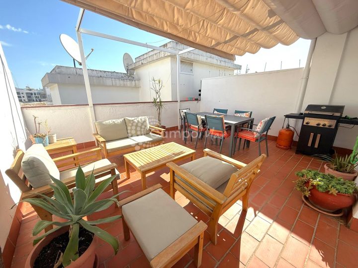 Estepona, Duplex penthouse apartment for sale, close to the beach in the heart of Estepona Town.