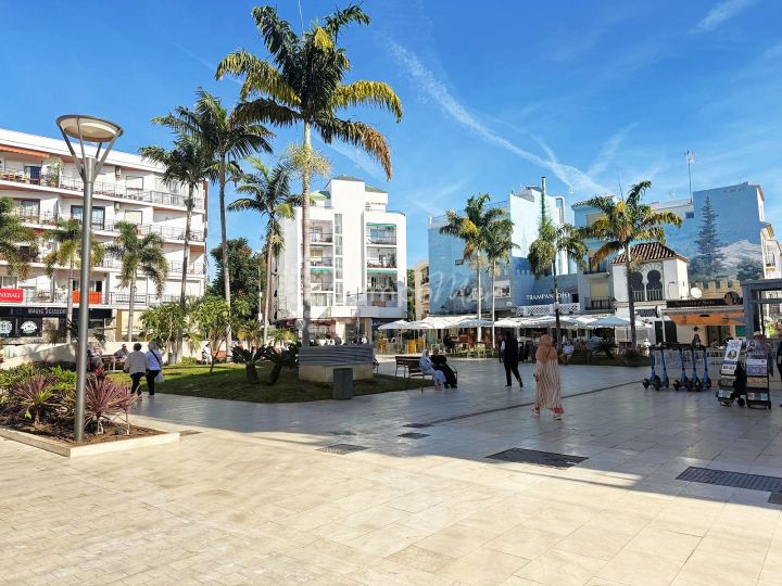 Estepona, Fantastic apartment for sale with super large terrace in the heart of Estepona´s Old Town.