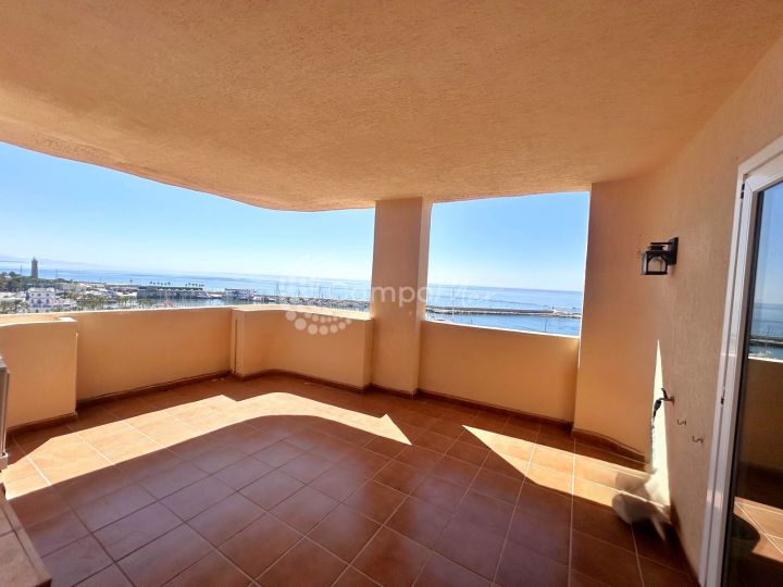 Estepona, Stunning views from this spacious two bedroom apartment in the port of Estepona
