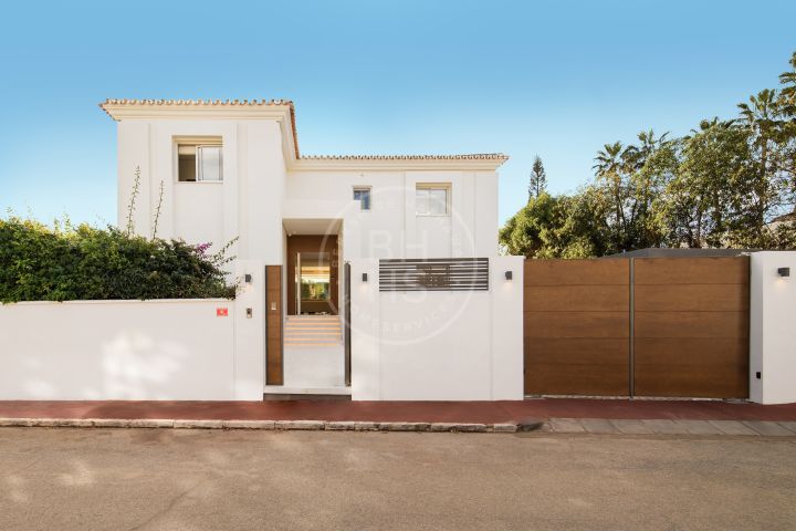 Fully renovated modern villa in the heart of the Golf Valley